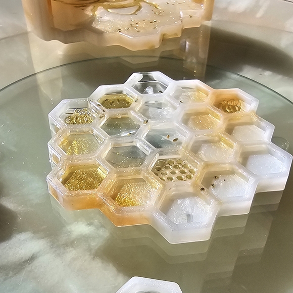 Honeycomb bee Coasters ✨️ 🐝 🍯 - Picture 3 of 5